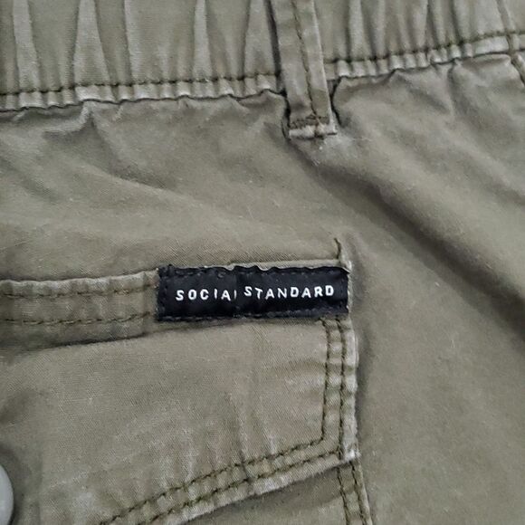 Social Standard by Sanctuary Women's Hero Utility Short Olive Green Size XL - Picture 3 of 5